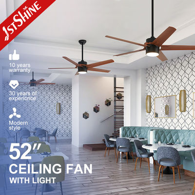 Ventilatore di soffitto a LED da 10 anni con motore da 52 pollici e 5 lame con illuminazione a 3 colori e lame ABS
