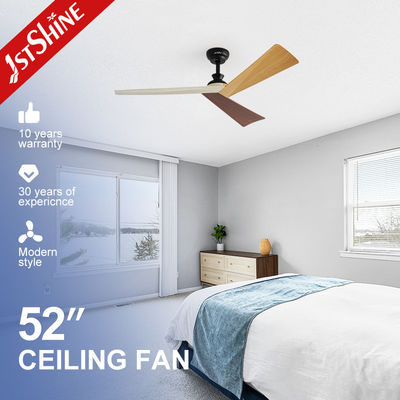 Semplice ventilatore da soffitto decorativo con lame a 3 colori e motore a corrente continua a risparmio energetico