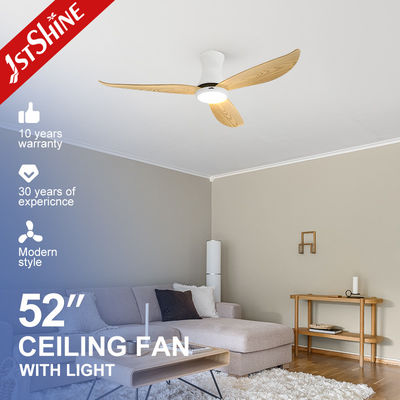110-240V/50Hz-60Hz Voltaggio di ingresso LED Ventilatore di soffitto con lame di legno e 6 velocità
