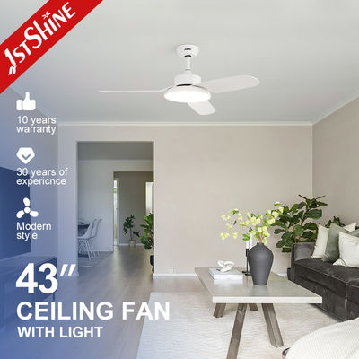 Moderno design 3 lame LED ventilatore di soffitto con telecomando e 110-240V di tensione di ingresso