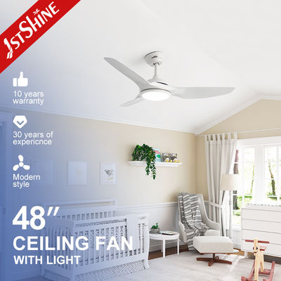 Moderno design ventilatore di soffitto a LED controllo remoto intelligente e design elegante con lame ABS bianche