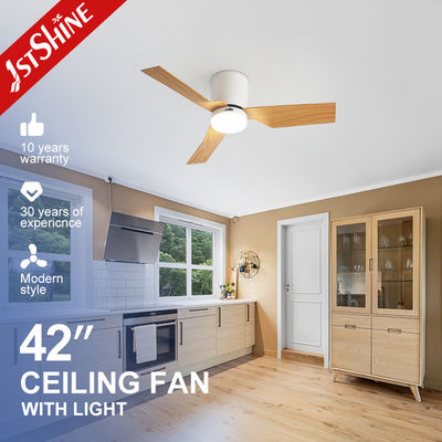 Luce di ventilatore di soffitto a LED personalizzata per il design di montaggio flush di 42 pollici di stile nordico moderno