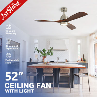 110-240V/50Hz-60Hz Input Voltage V LED Ceiling Fan con corpo in metallo e lame in legno massello