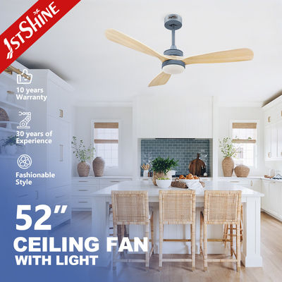 Ventilatore di soffitto a 50 Hz con luce e telecomando