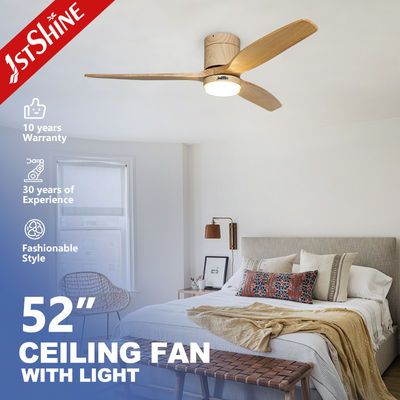Ventilatore di soffitto in legno ad alta velocità da 52 pollici con luce e 110-240V/50Hz-60Hz di tensione di ingresso