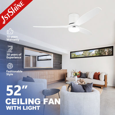 Ventilatore di soffitto a 5 velocità a LED con materiale di corpo della lampada in metallo e lama di legno bianca di moda