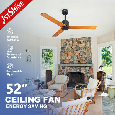 Grande ventilatore di soffitto a flusso d'aria con lame di legno di noce e tecnologia intelligente