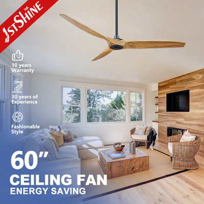 Ventilatore di soffitto in metallo di stile moderno con tre lame di legno basso rumore e conveniente