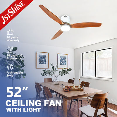 Buon prezzo Legno Massello Interiore Lamette Flush 52 pollici ventilatore di soffitto con luce e telecomando in linea