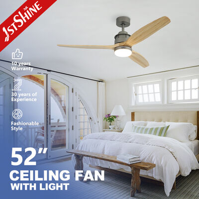 Buon prezzo Ventilatore da soffitto da 52 pollici con luce e 3 pale in legno massello con motore DC silenzioso e telecomando in linea